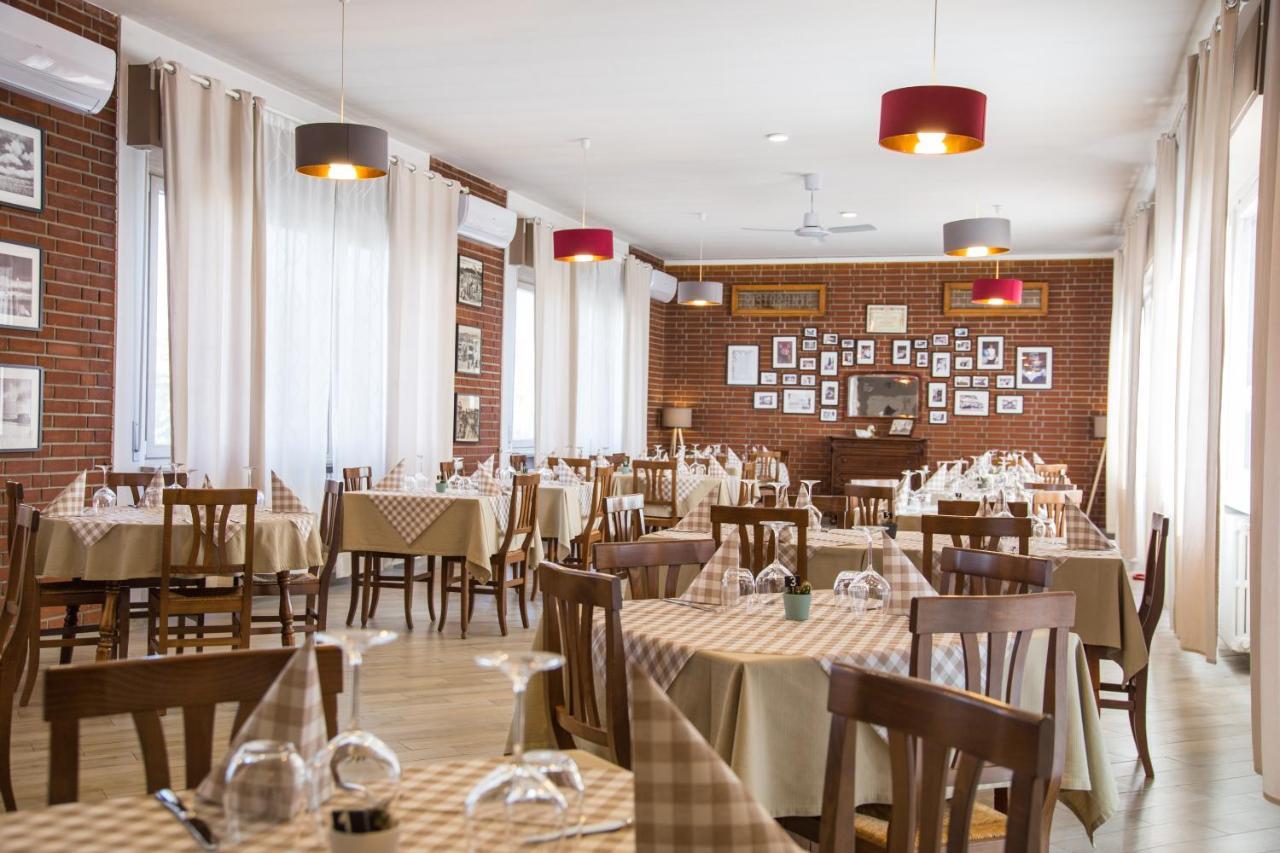 Locanda La Castellana Castello d'Agogna Zewnętrze zdjęcie